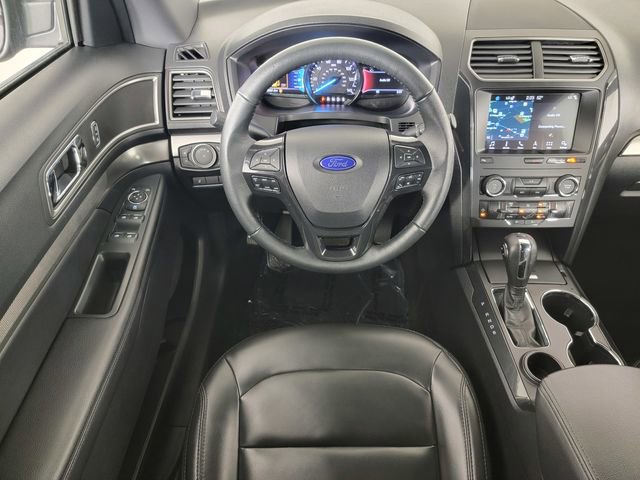 Certified 2019 Ford Explorer XLT w/ Equipment Group 202A FWD image 25