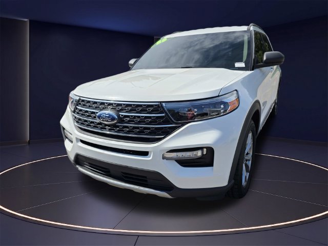 Certified 2023 Ford Explorer XLT w/ Equipment Group 202A RWD image 9