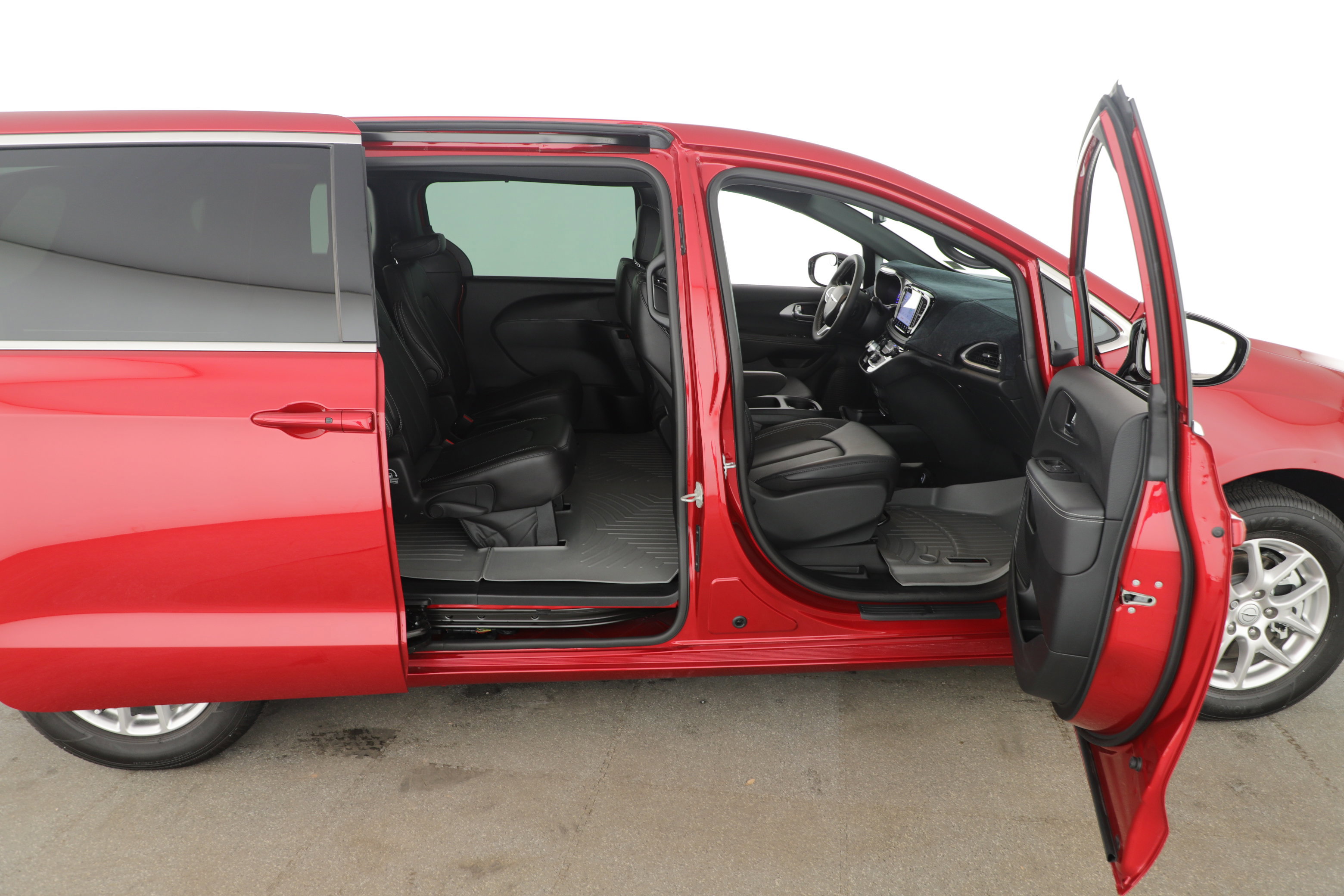 Used 2025 Chrysler Pacifica Select image 11