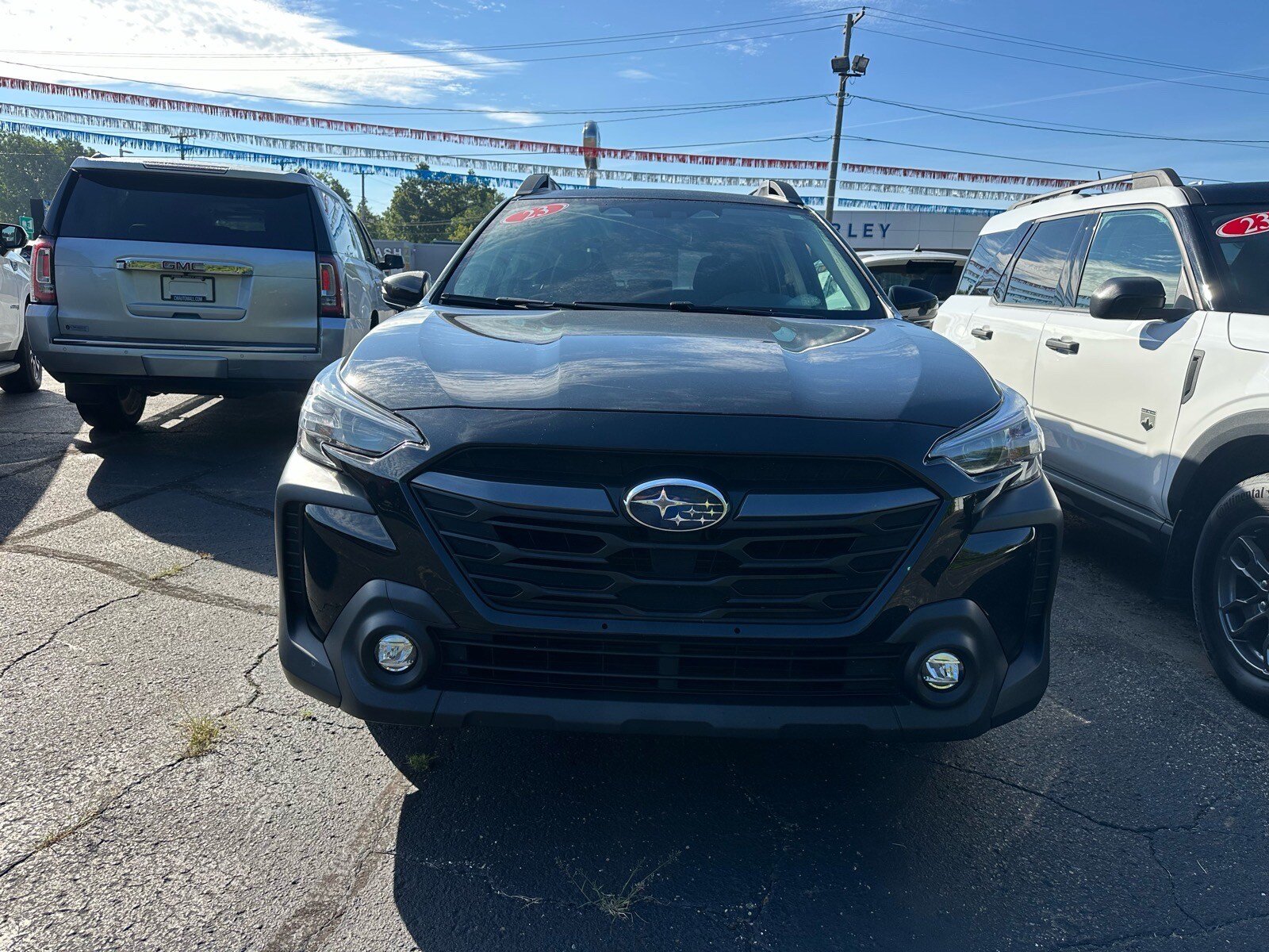 Used 2023 Subaru Outback Premium AWD/4WD image 3