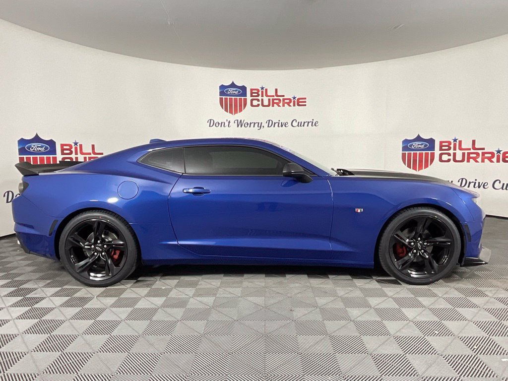 Used 2020 Chevrolet Camaro LT RWD image 2
