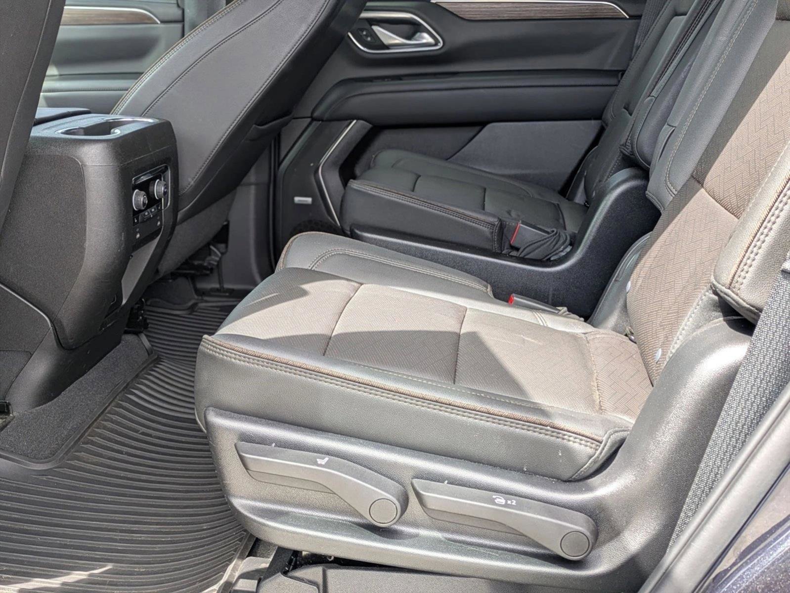 Used 2022 Chevrolet Tahoe High Country AWD/4WD image 15