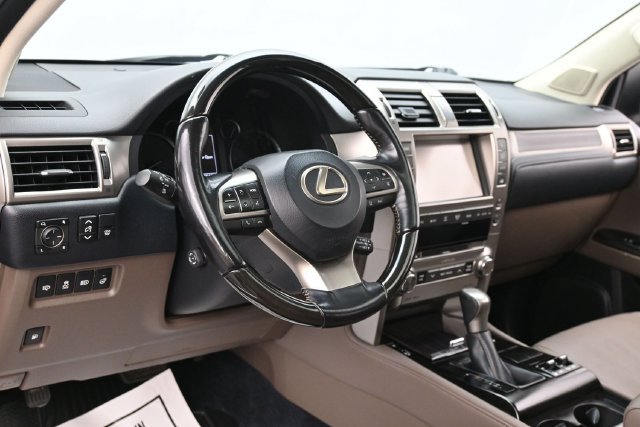 Used 2021 Lexus GX 460 Premium w/ Premium Package AWD/4WD image 16