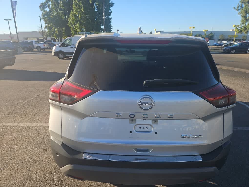 Used 2023 Nissan Rogue SV AWD/4WD image 7