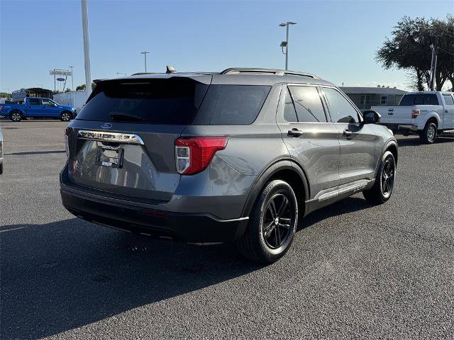 Certified 2022 Ford Explorer XLT image 3