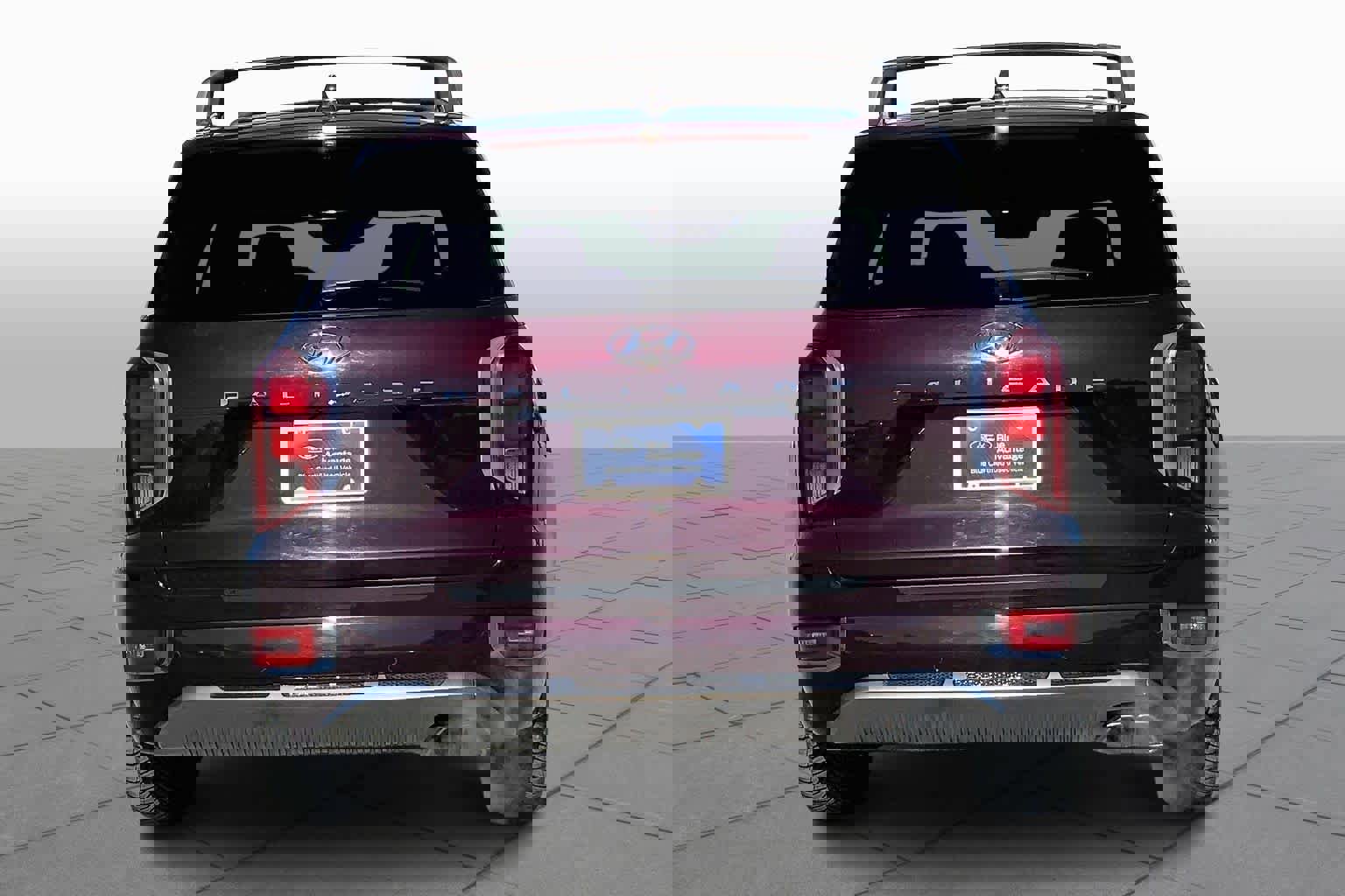 Used 2022 Hyundai Palisade Calligraphy image 2