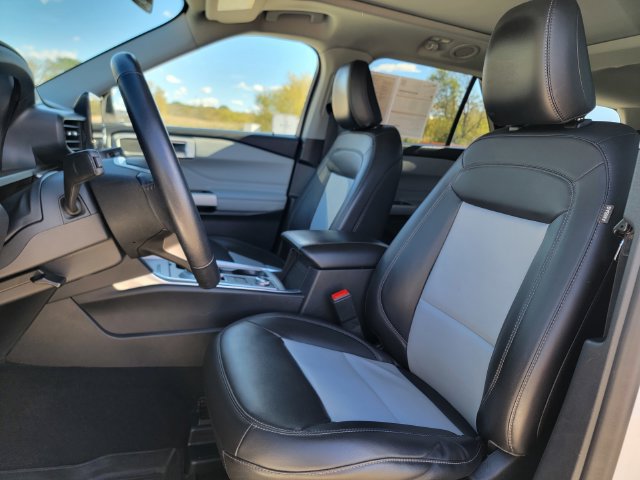 Certified 2022 Ford Explorer XLT w/ Equipment Group 202A AWD/4WD image 20