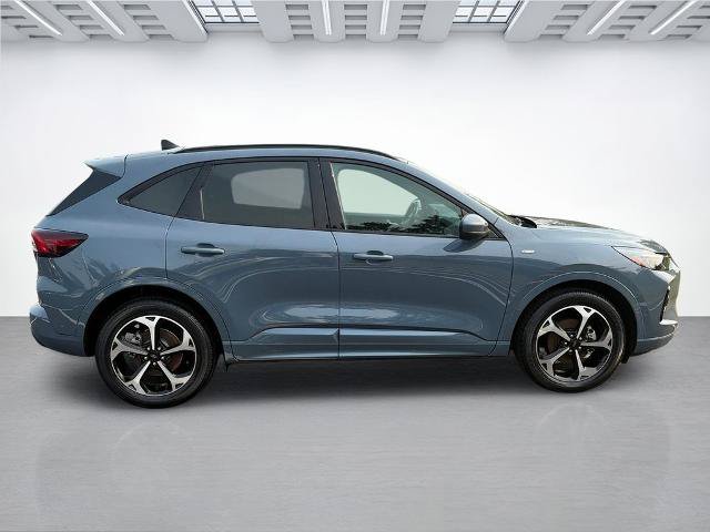 Certified 2023 Ford Escape ST-Line Elite w/ Premium Technology Package AWD/4WD image 2