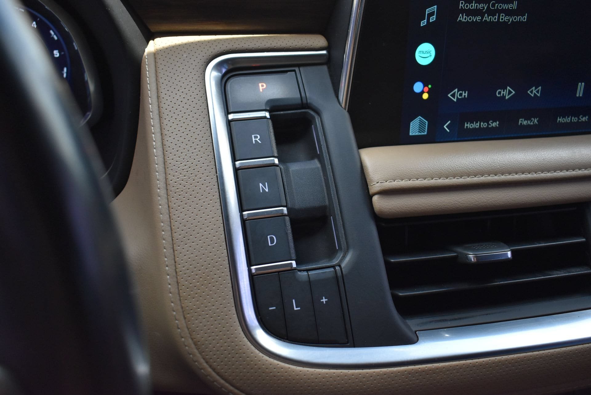 Used 2022 Chevrolet Suburban Premier AWD/4WD image 32