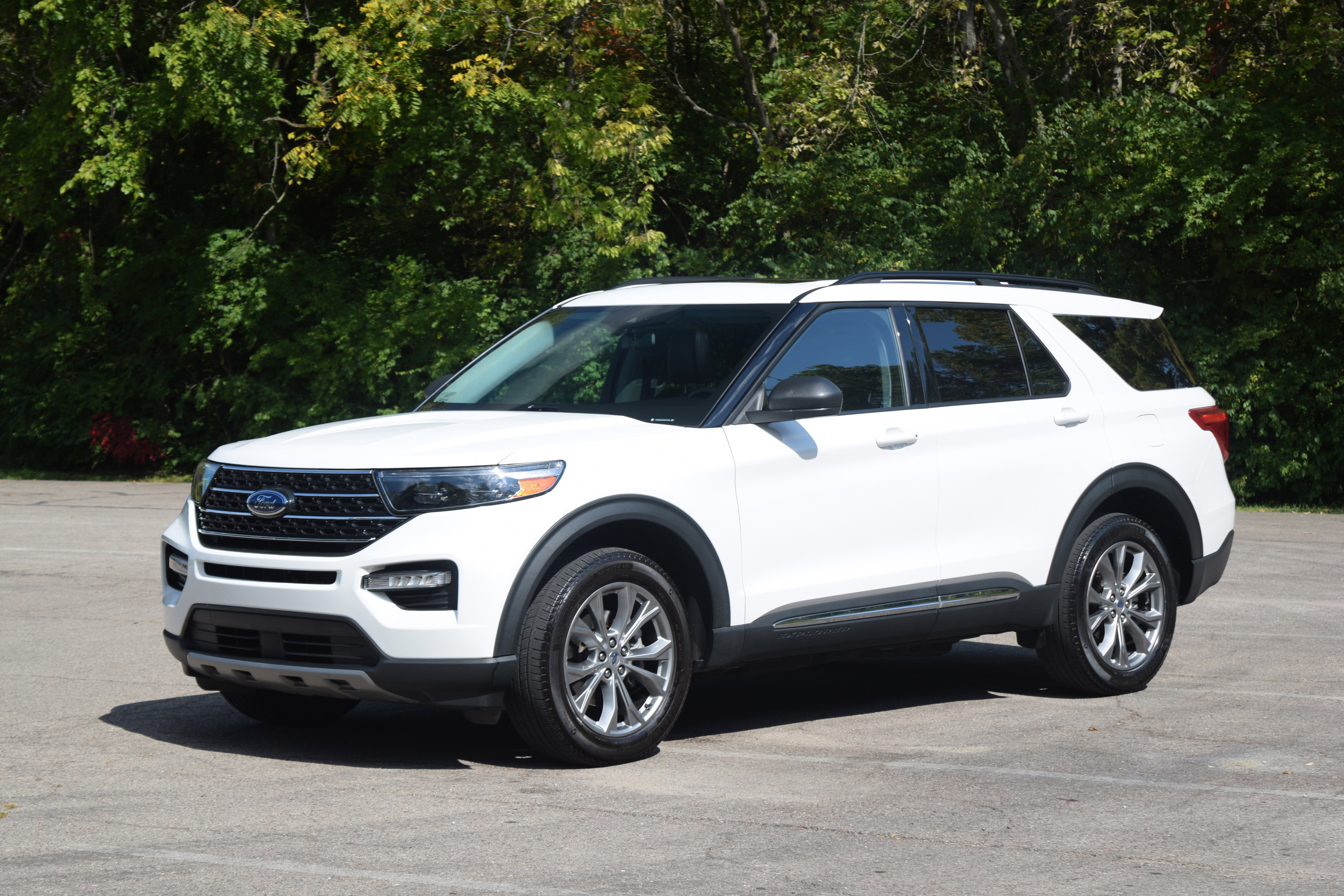 Certified 2022 Ford Explorer XLT w/ Equipment Group 202A image 21