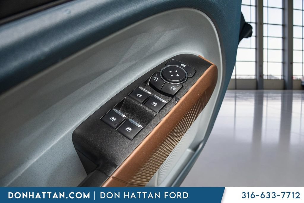 Certified 2024 Ford Maverick Lariat FWD image 18