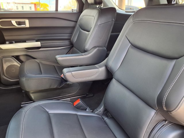 Certified 2023 Ford Explorer XLT w/ Equipment Group 202A AWD/4WD image 7