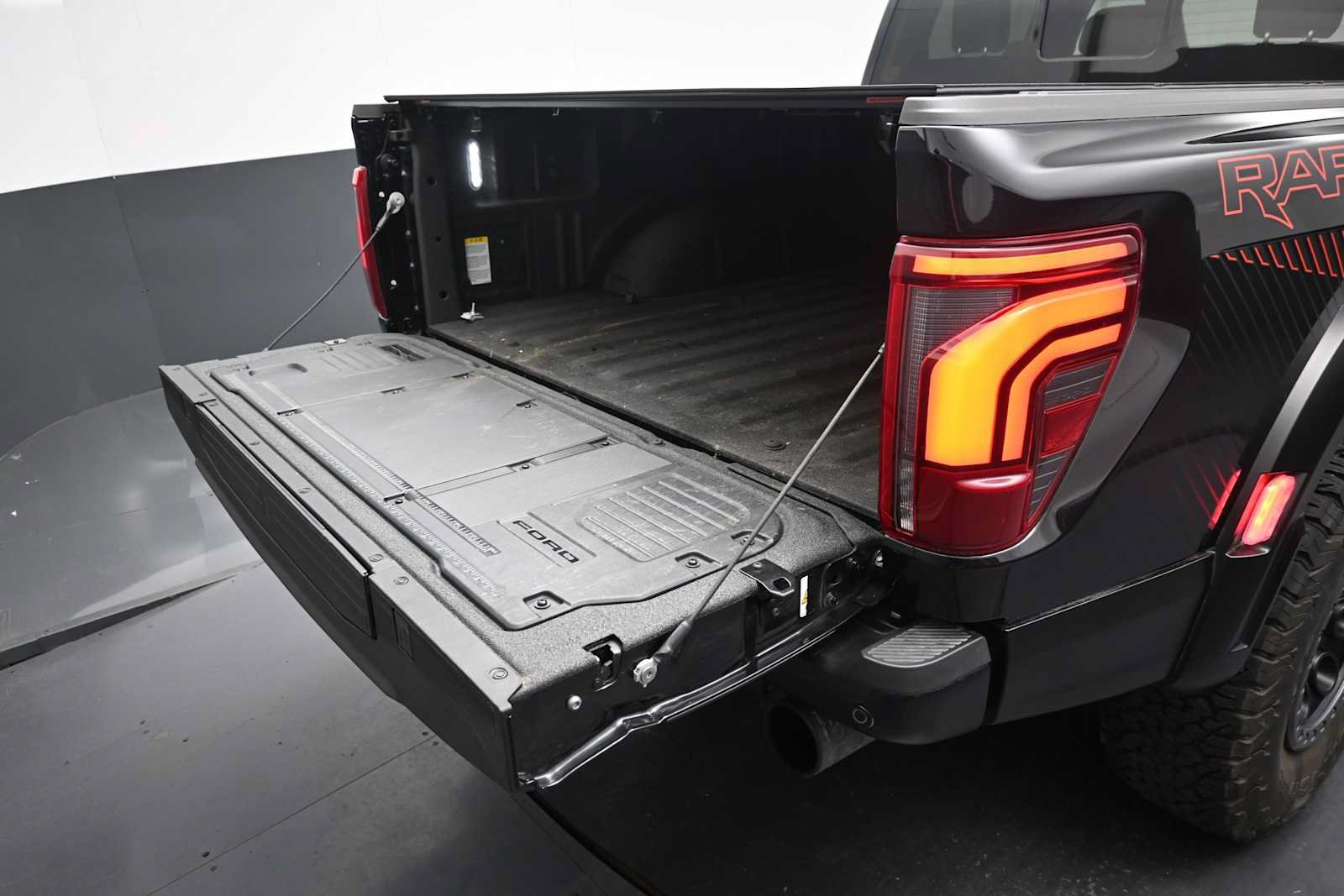 Certified 2025 Ford F150 Raptor AWD/4WD image 28