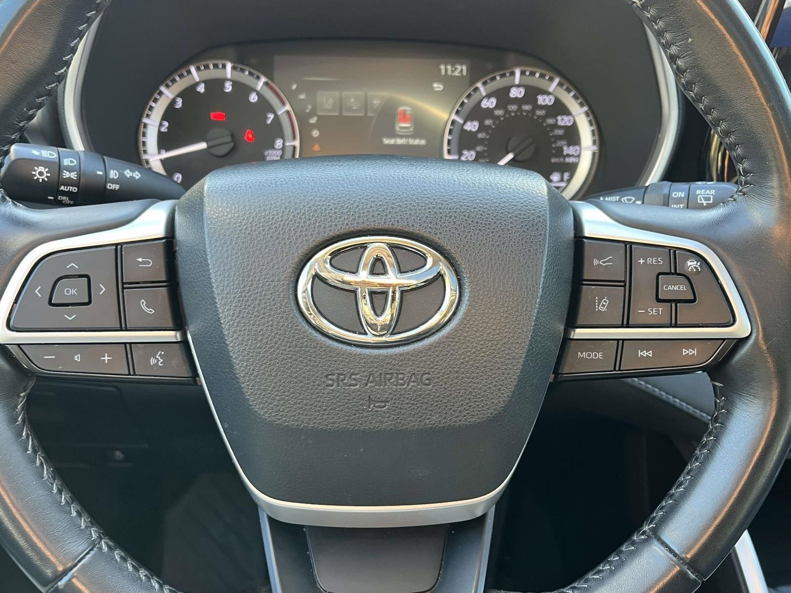 Used 2023 Toyota Highlander XLE image 19