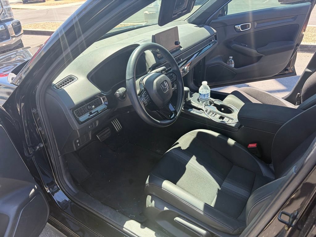 Used 2023 Honda Civic Sport image 3