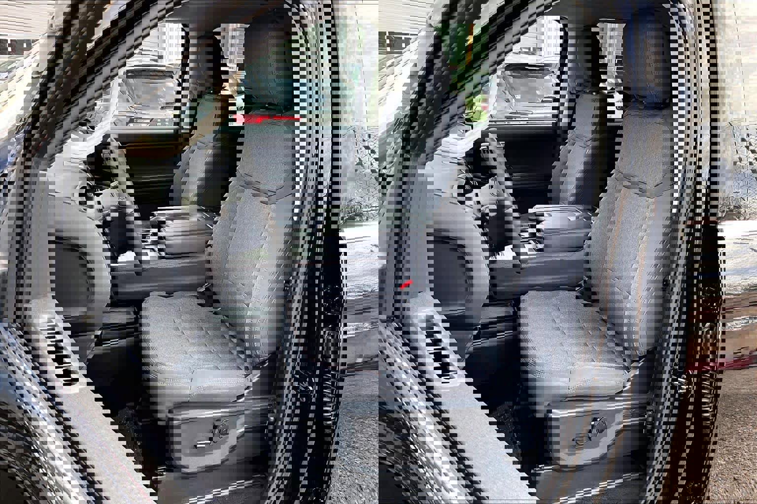 Certified 2025 Ford Expedition Active image 7