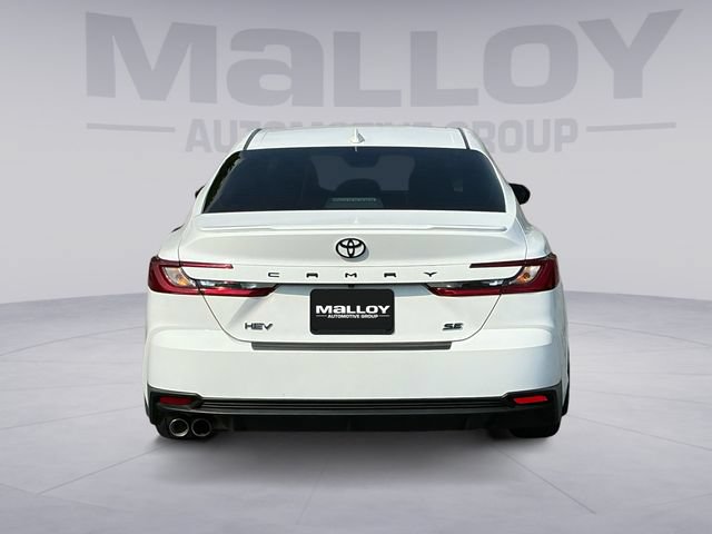 Used 2025 Toyota Camry SE w/ Convenience Package FWD image 4