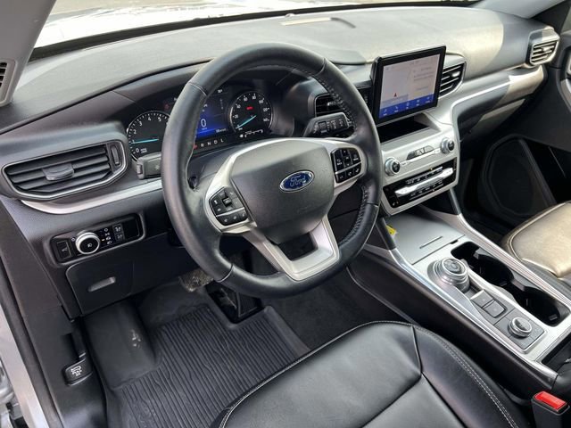 Certified 2022 Ford Explorer XLT w/ Equipment Group 202A image 28
