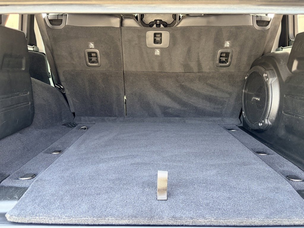 Used 2020 Jeep Wrangler Unlimited Sahara image 28