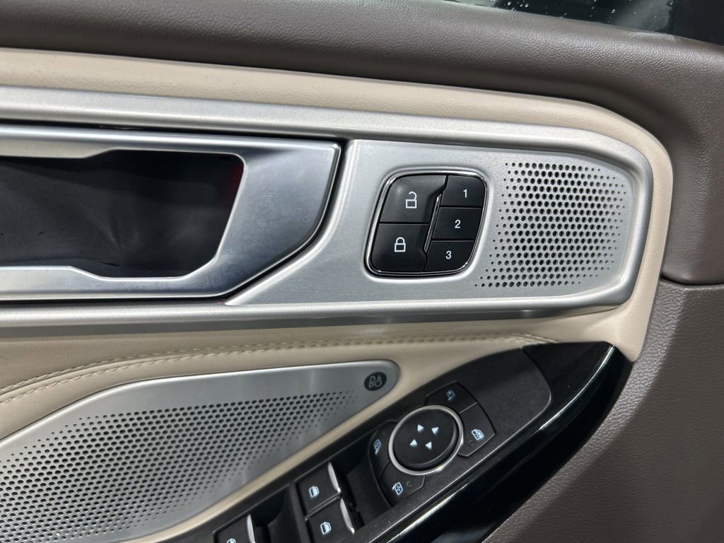 Certified 2023 Ford Explorer Platinum w/ Premium Technology Package image 16