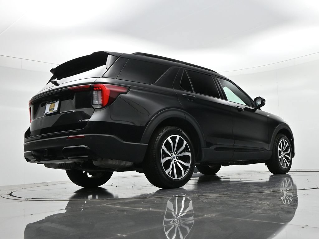 Certified 2026 Ford Explorer ST-Line AWD/4WD image 24
