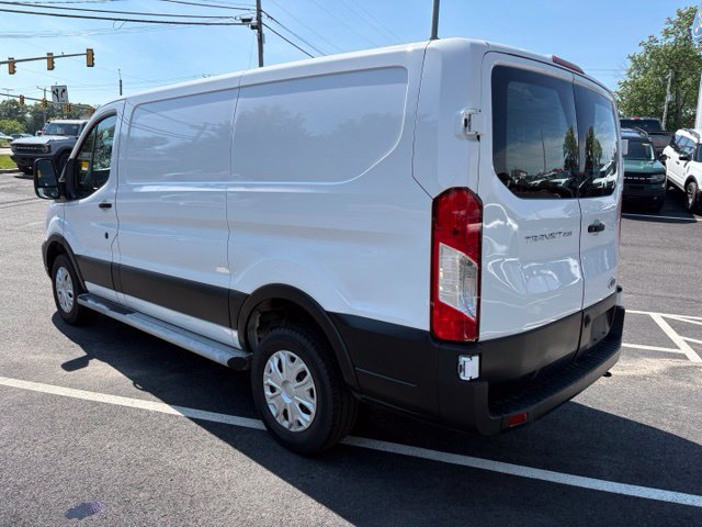 Certified 2025 Ford Transit 250 Low Roof w/ Exterior Upgrade Package RWD image 5