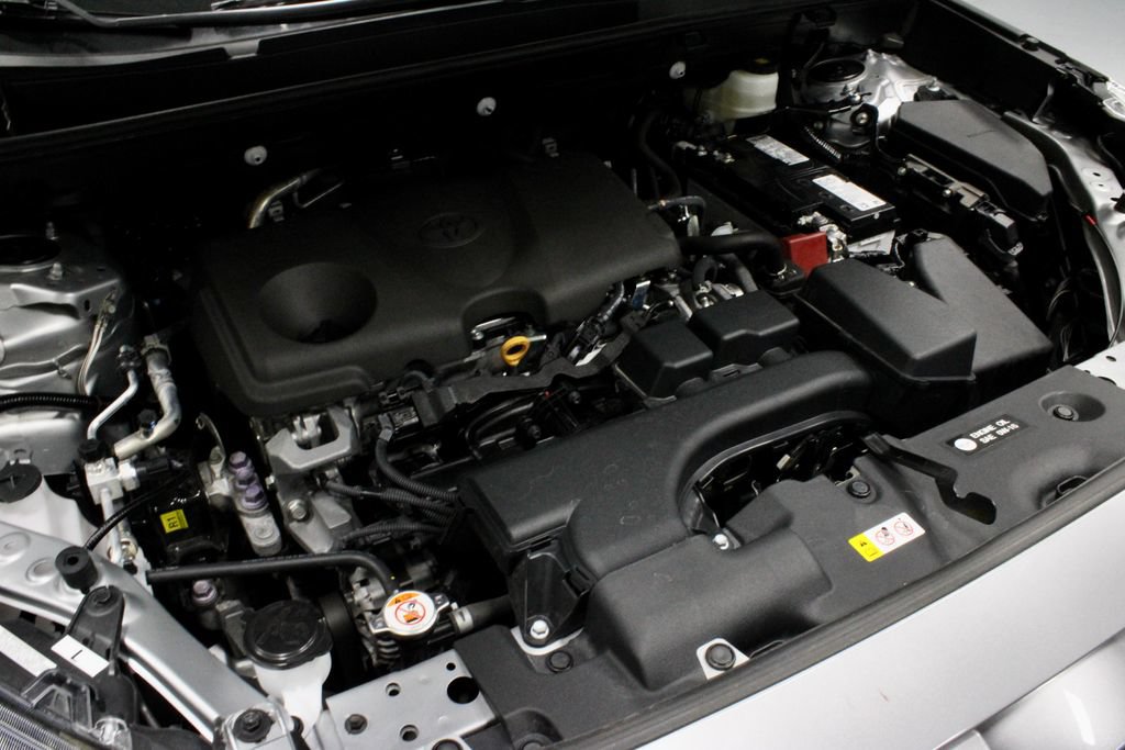 Used 2025 Toyota RAV4 LE AWD/4WD image 16