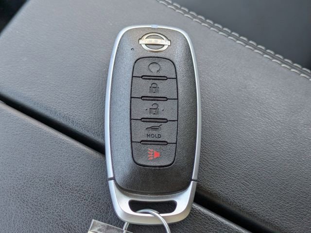 Used 2025 Nissan Rogue SL w/ SL Premium Package image 33