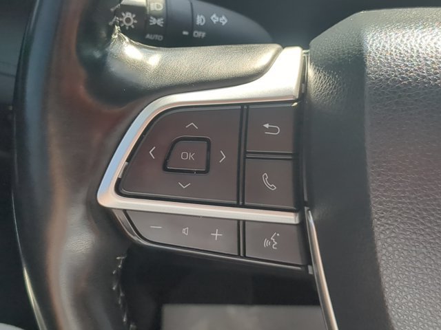 Used 2023 Toyota Highlander Limited FWD image 18
