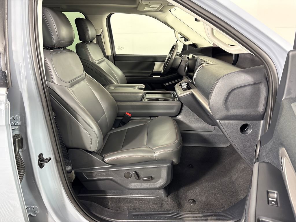 Certified 2025 Ford Expedition Active image 14