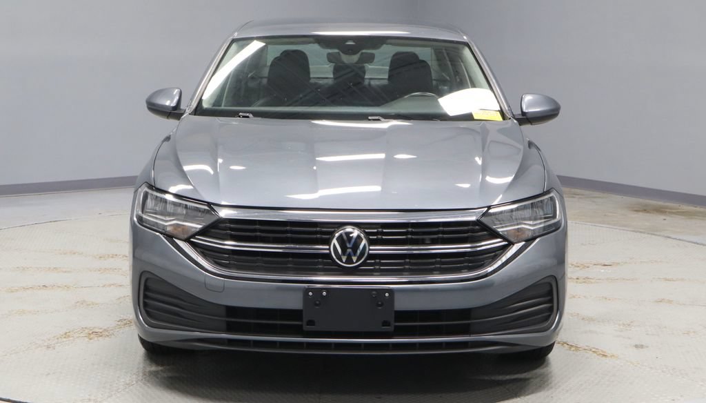 Used 2024 Volkswagen Jetta SE FWD image 5