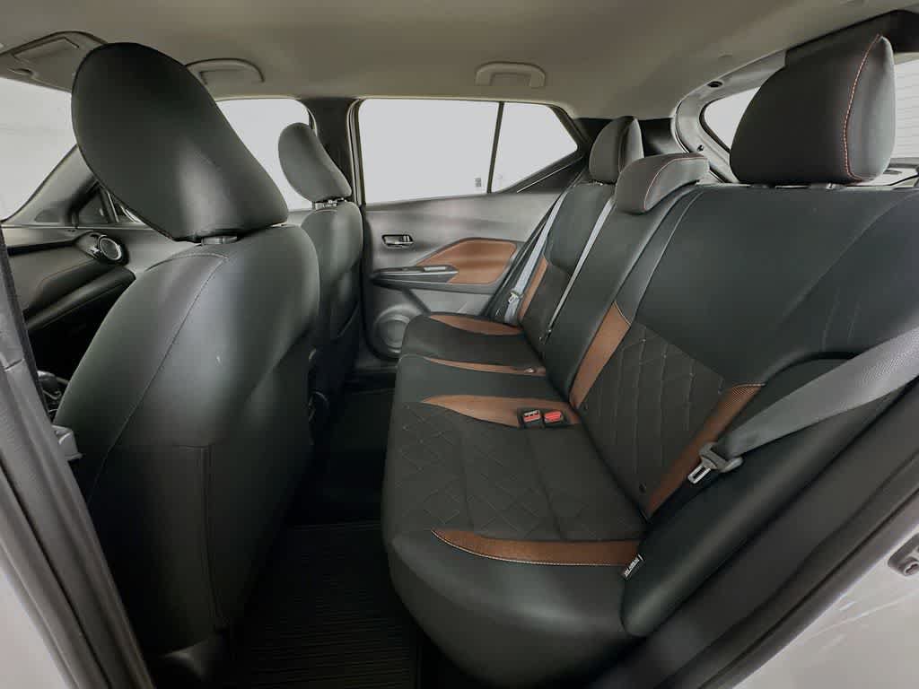 Used 2020 Nissan Kicks SR w/ Exterior Package FWD image 13