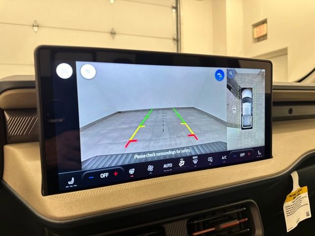 Certified 2025 Ford Maverick Lariat w/ 4K Tow Package image 32