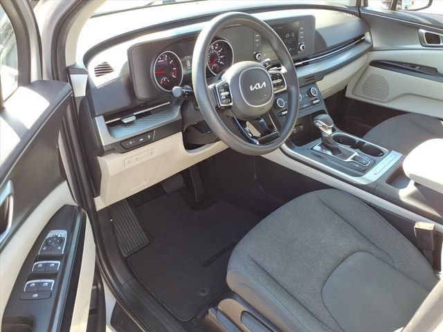 Used 2022 Kia Carnival LX image 21