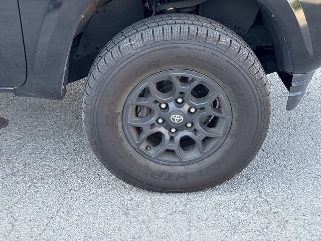 Used 2021 Toyota Tacoma SR5 RWD image 9
