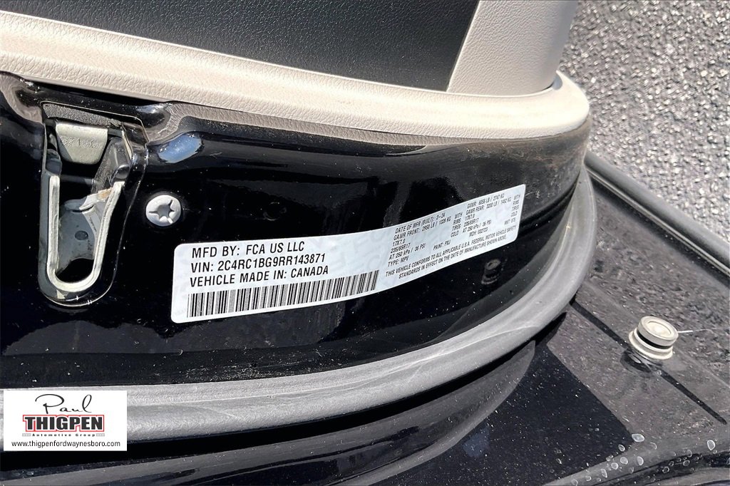 Used 2024 Chrysler Pacifica Touring-L image 34