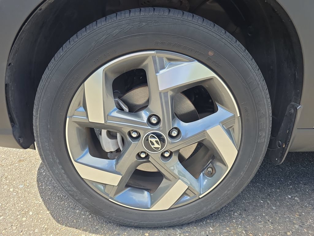 Used 2023 Hyundai Venue SEL FWD image 14