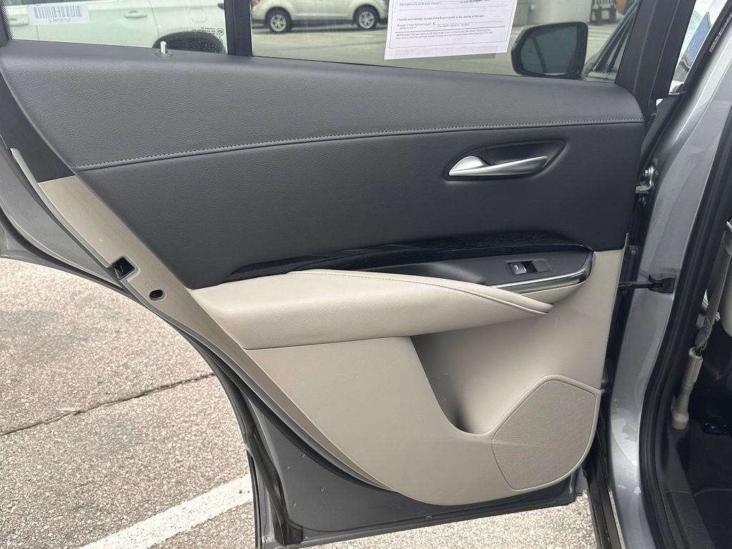 Used 2023 Cadillac XT4 Premium Luxury image 15