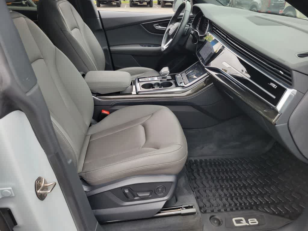 Used 2022 Audi Q8 Premium Plus w/ Premium Plus Package AWD/4WD image 16