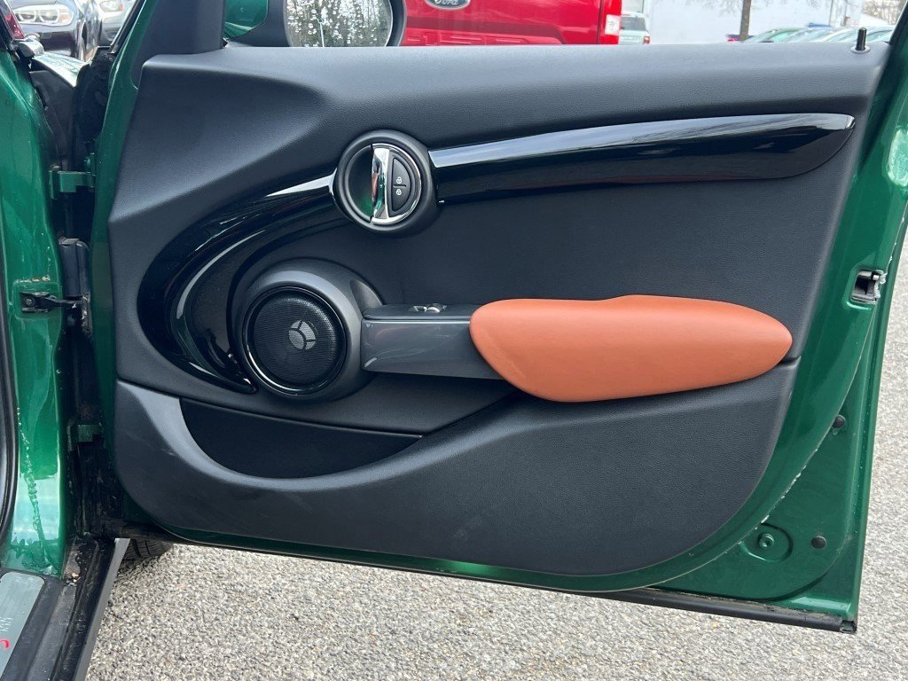 Used 2020 MINI Cooper S image 9