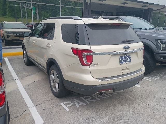 Certified 2018 Ford Explorer XLT w/ Equipment Group 202A FWD image 7