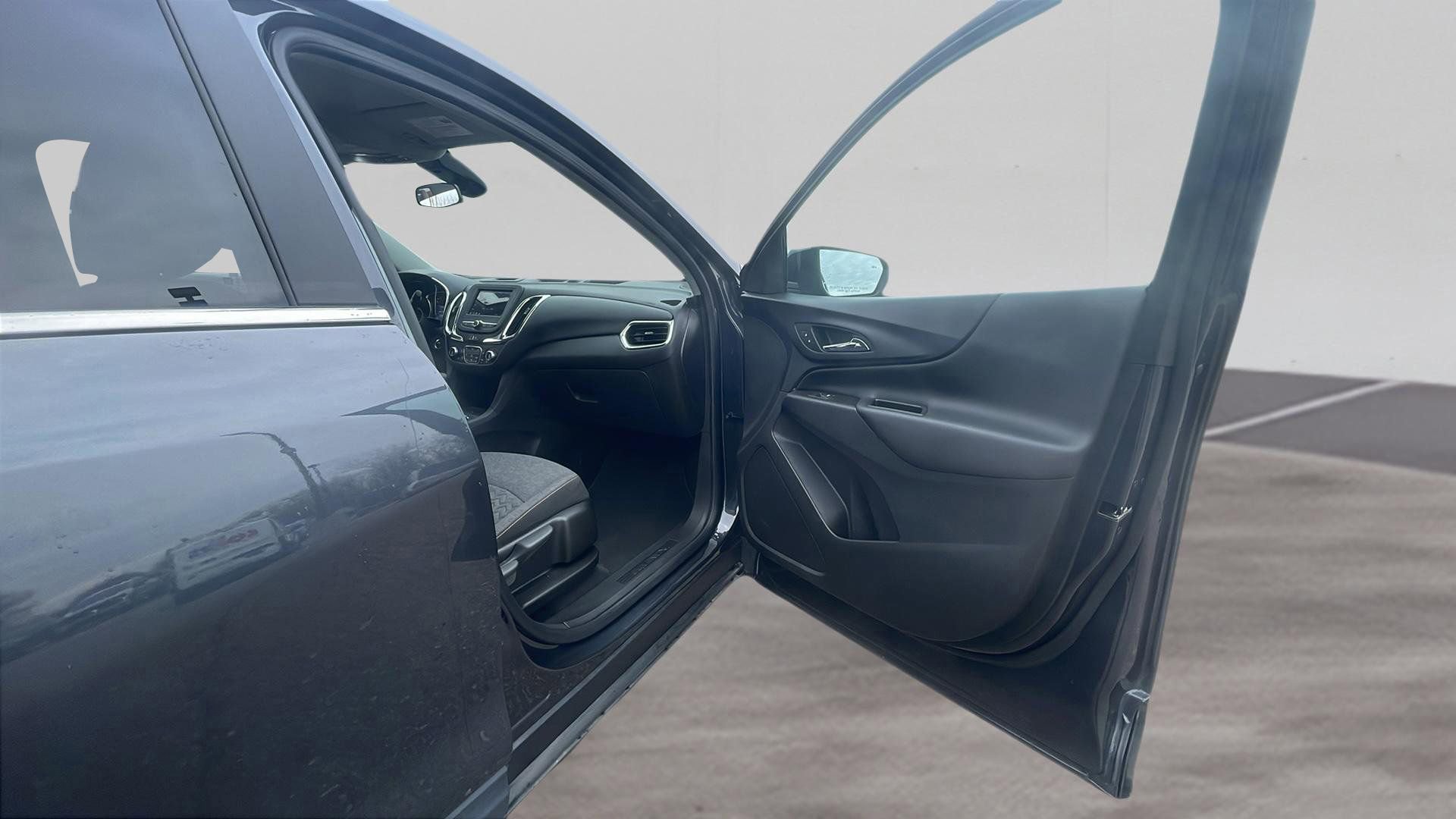 Used 2023 Chevrolet Equinox LT image 17