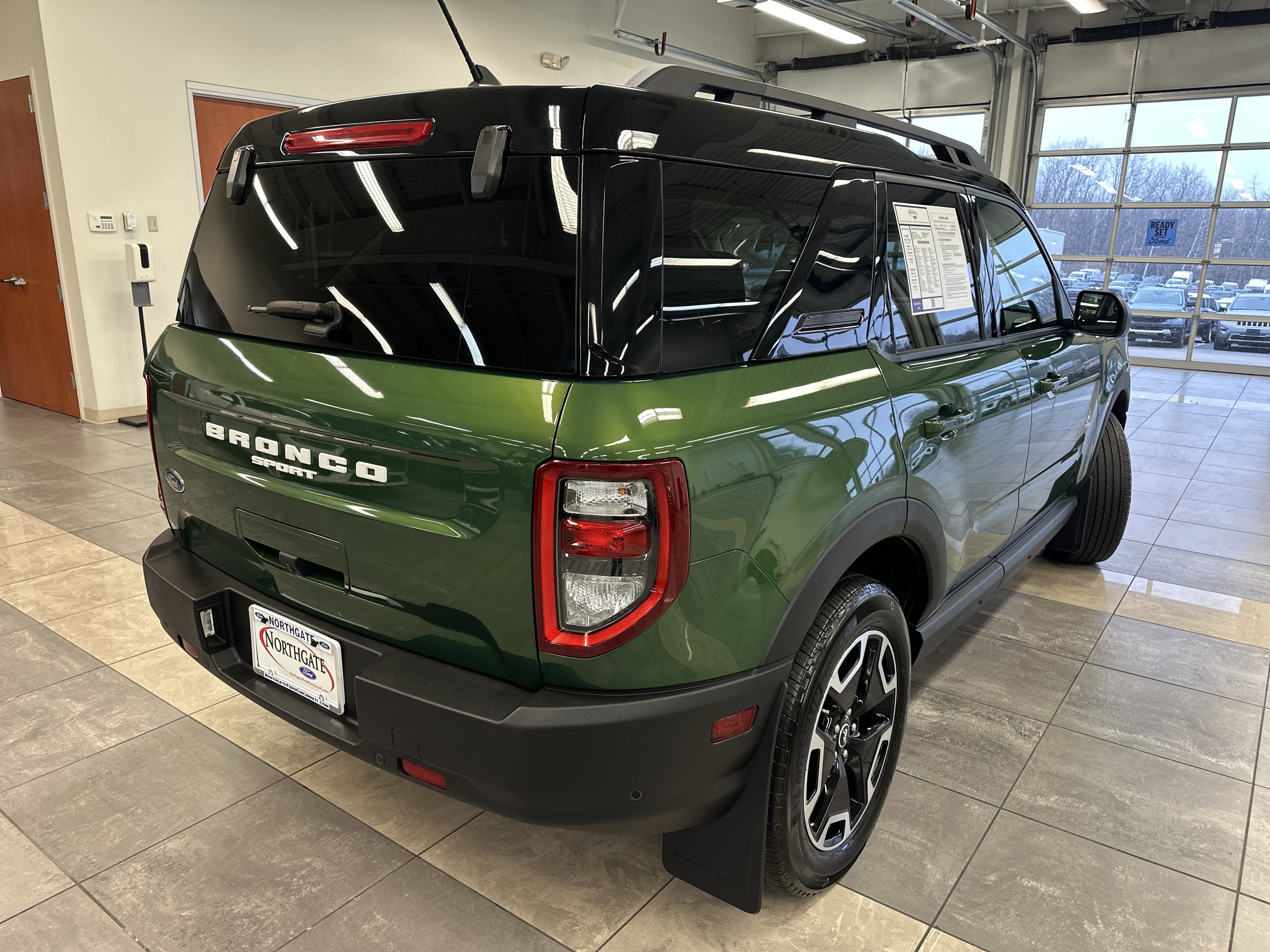 Certified 2023 Ford Bronco Sport Outer Banks w/ Tech Package image 5