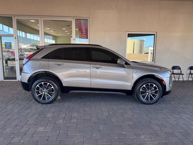 Used 2024 Cadillac XT4 Sport w/ Cold Weather Package FWD image 6
