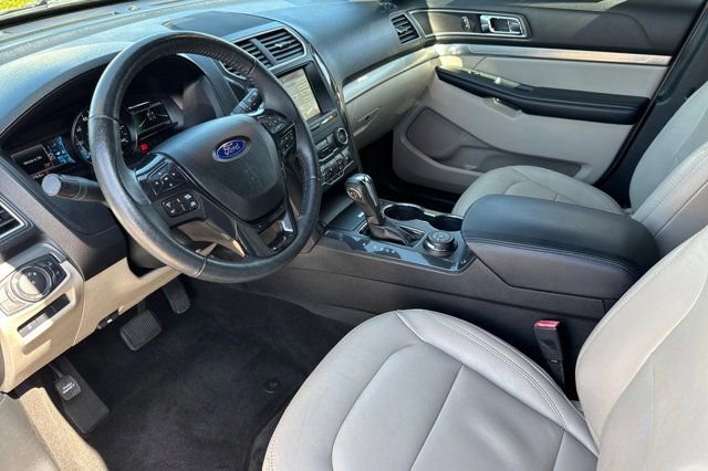 Certified 2018 Ford Explorer XLT w/ Equipment Group 202A image 11