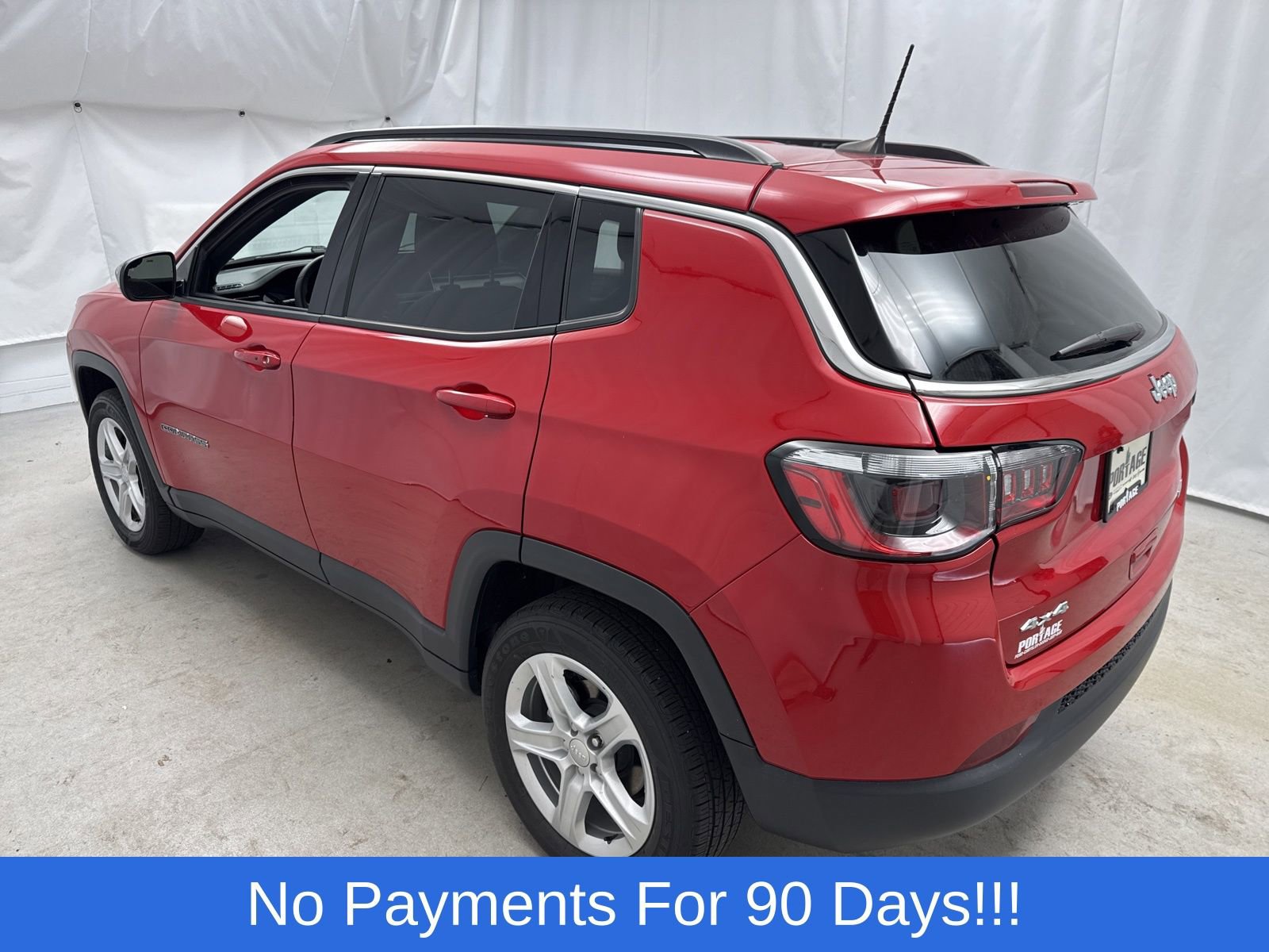 Used 2023 Jeep Compass Latitude AWD/4WD image 5