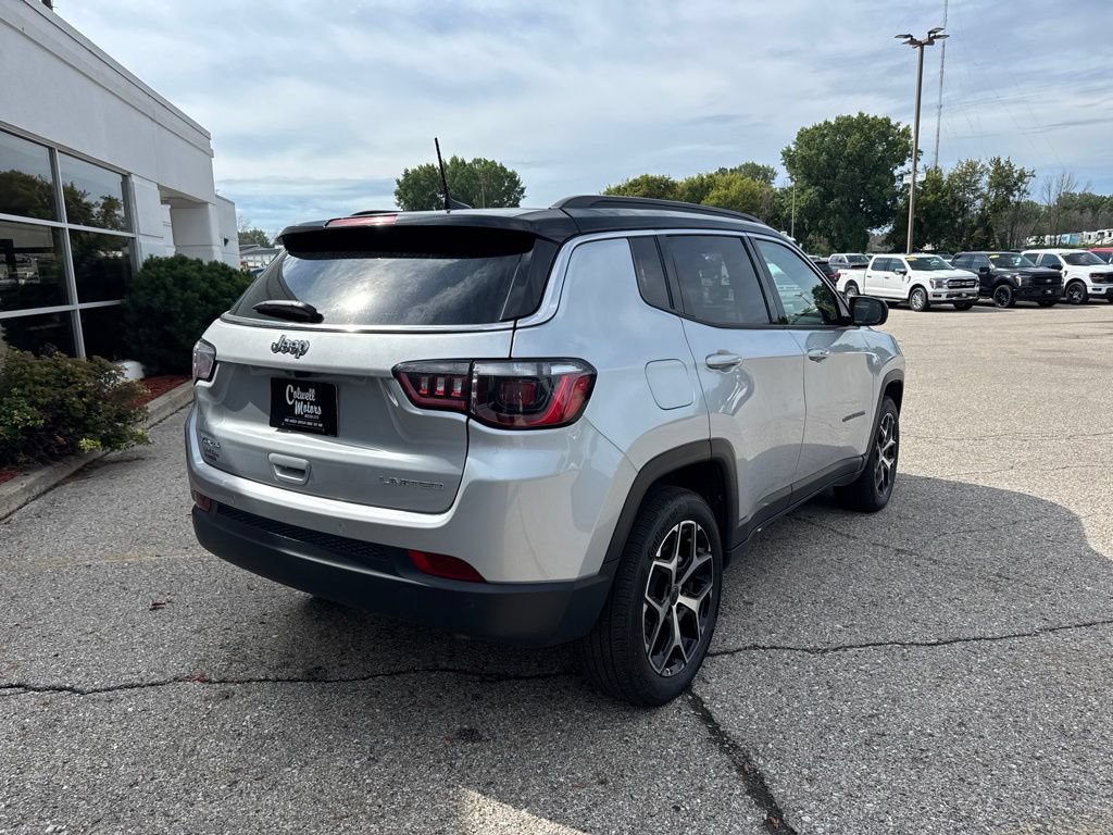 Used 2025 Jeep Compass Limited AWD/4WD image 3