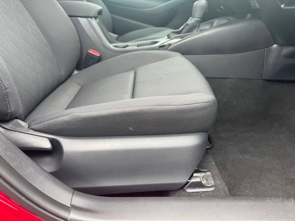 Used 2025 Toyota Corolla LE FWD image 17