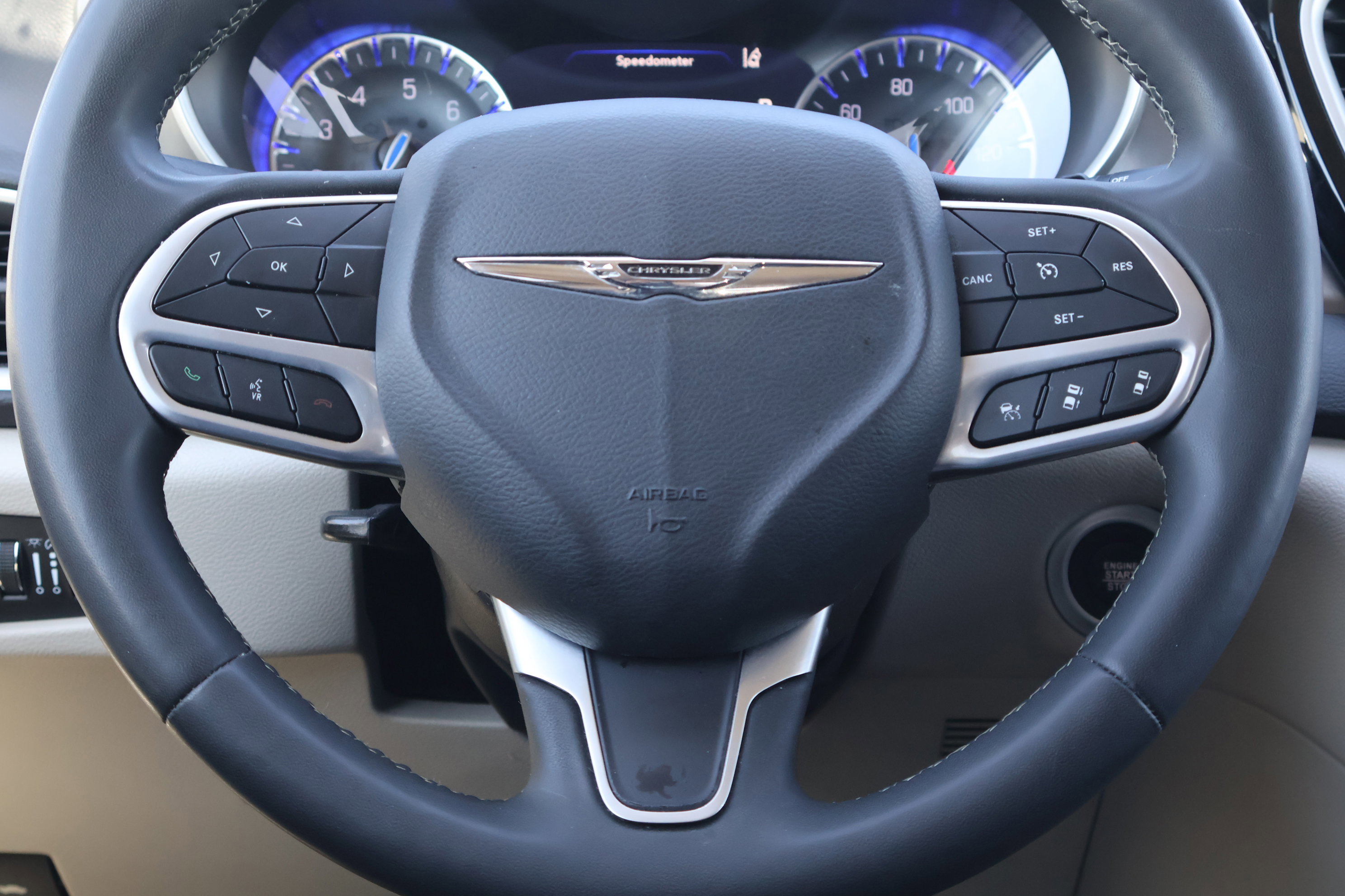 Used 2023 Chrysler Pacifica Touring-L image 20