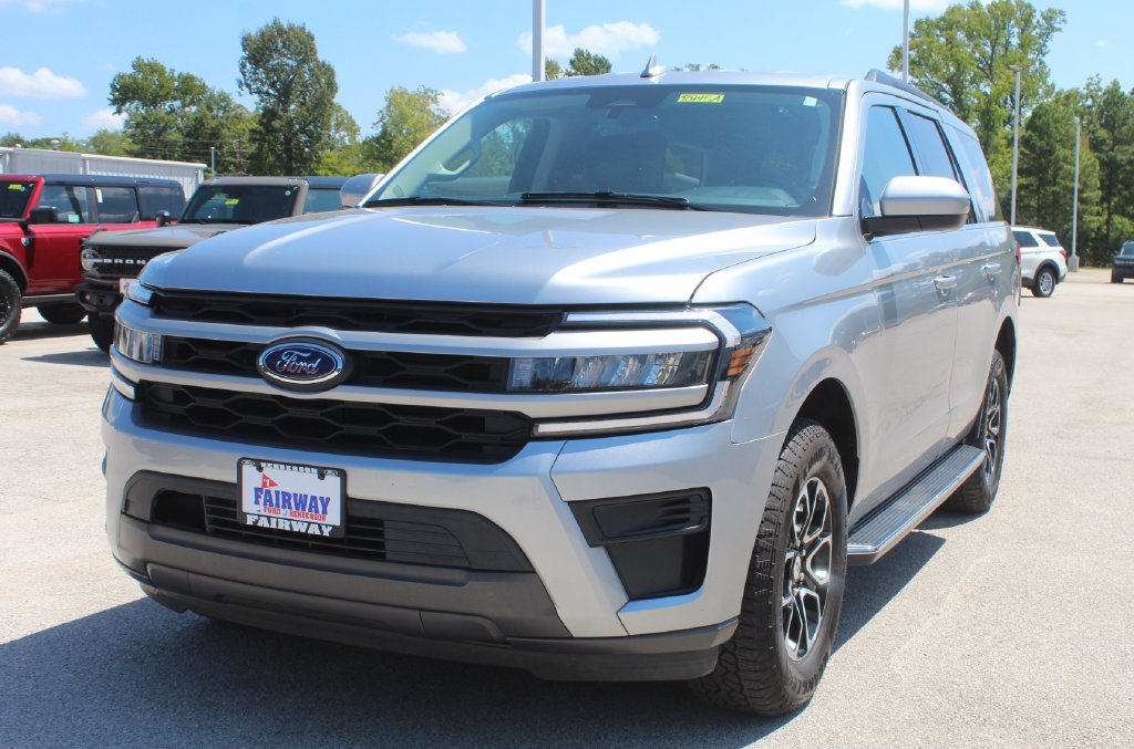 Certified 2022 Ford Expedition XLT RWD image 3